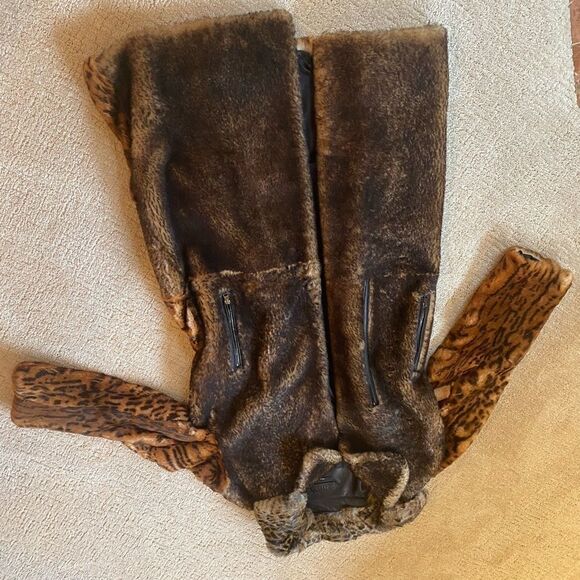 Tom Ford Fur Coat- size 44 - Picture 9 of 10